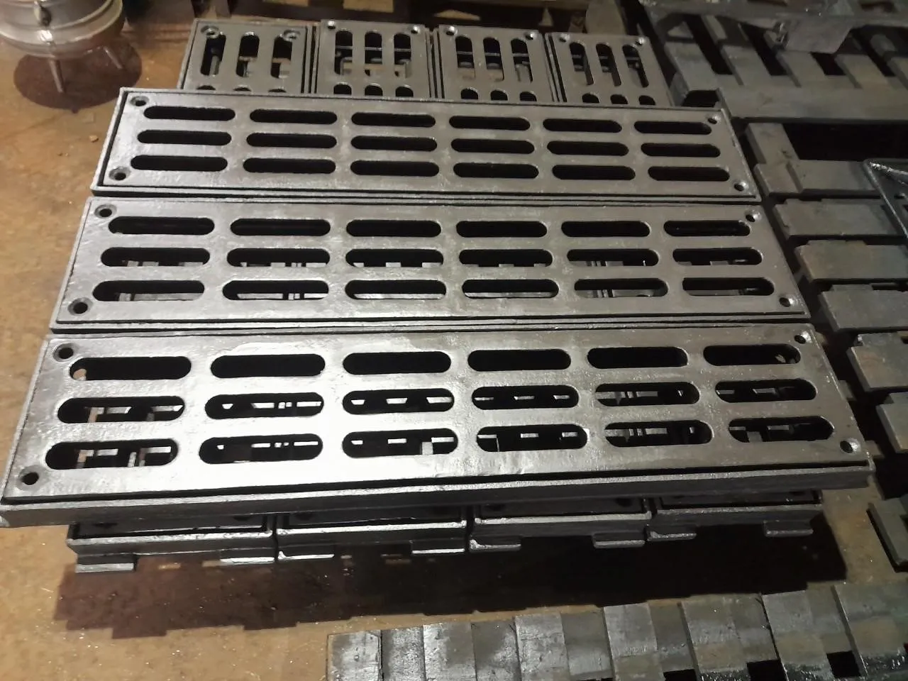 bộ lưới chắn rác gang