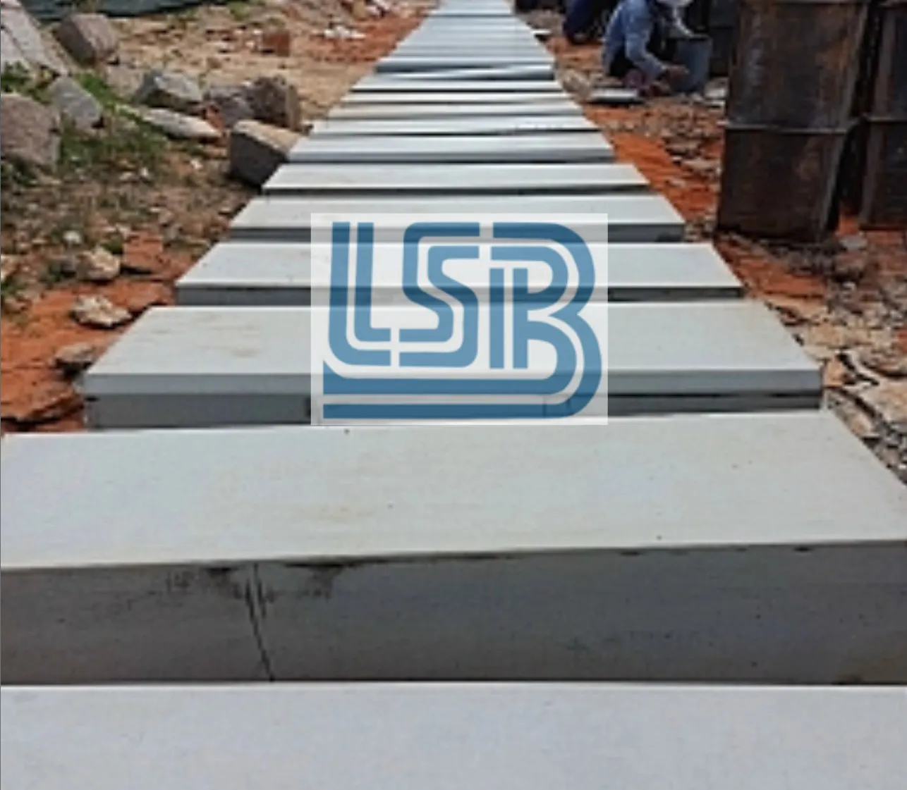 Bó vỉa bê tông dạng đứng