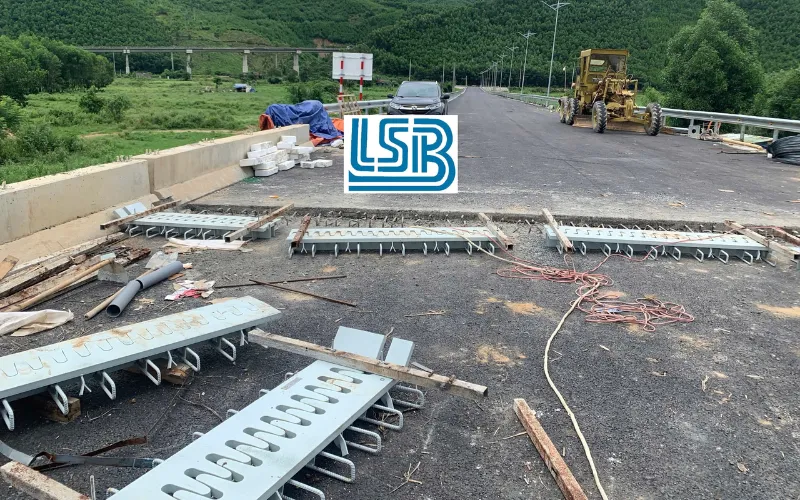 khe-co-gian-rang-luoc